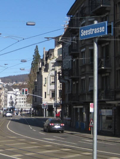 Seestrasse Zürich beim Bahnhof Enge