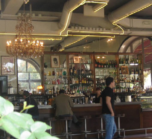 Café Bar Restaurant Vokshaus. Stauffacherstr. 60 am Helvetiaplatz Zürich-Aussersihl Kreis 4. Geöffent 365 Tage im Jahr. Gegründet 1910