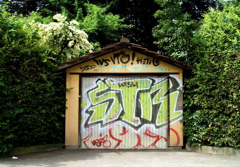 STR graffiti garage zürich