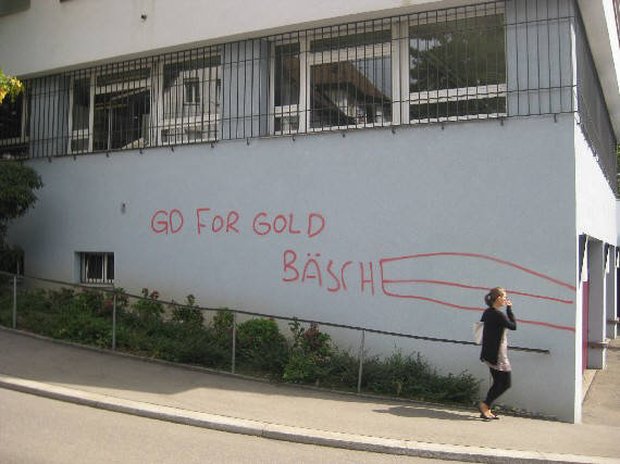 PETER HANS KNEUBHL GRAFFITI IN ZRICH. GO FOR GOLD, BSCHE